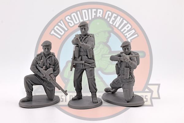 british toy soldiers in berets ww2