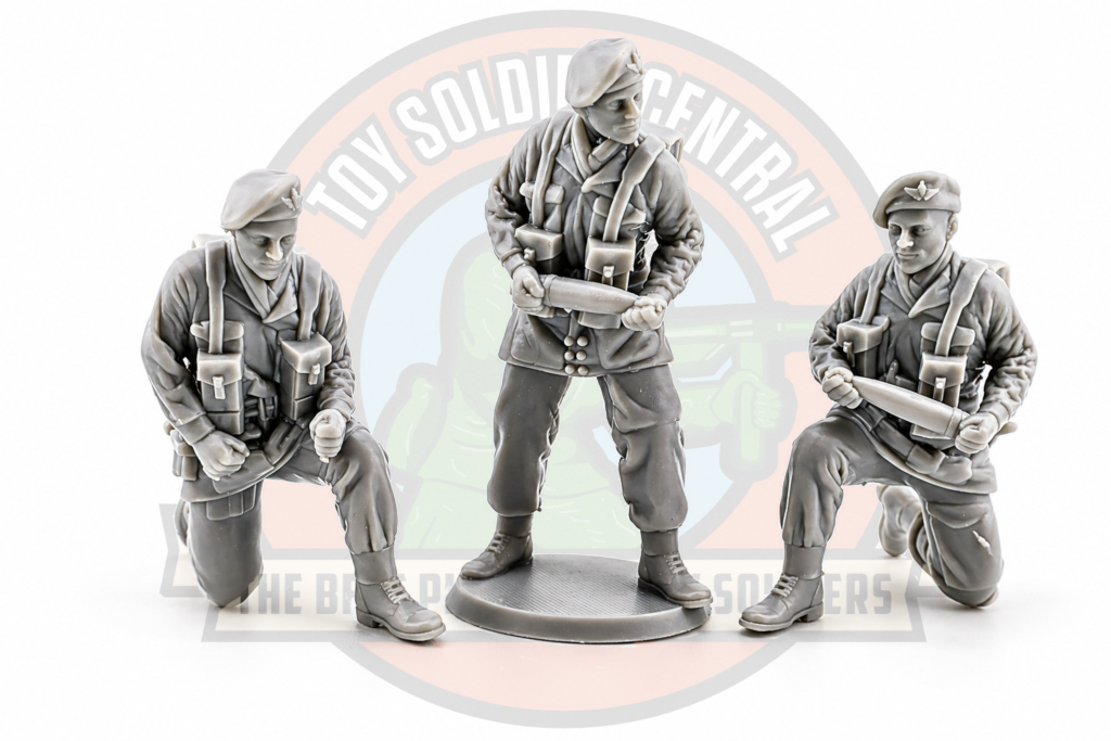 british paratroops in berets toy soldiers cannon crew